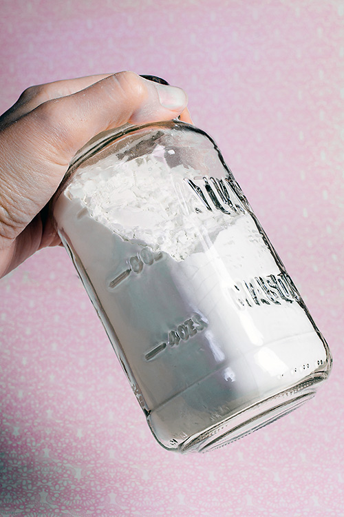 give that DIY deodorant mix a shake! 04 shake things up